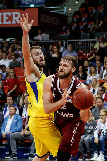 也在年龄超 也在年龄超