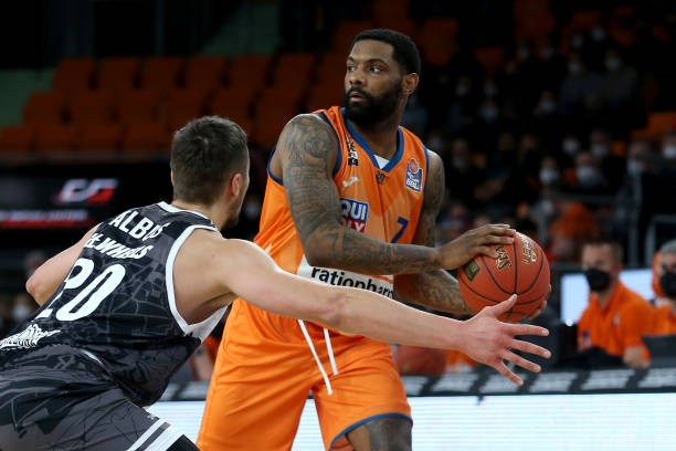 尽管远离主 尽管远离主