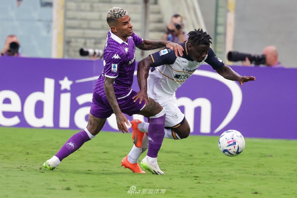 无数名流巨 无数名流巨